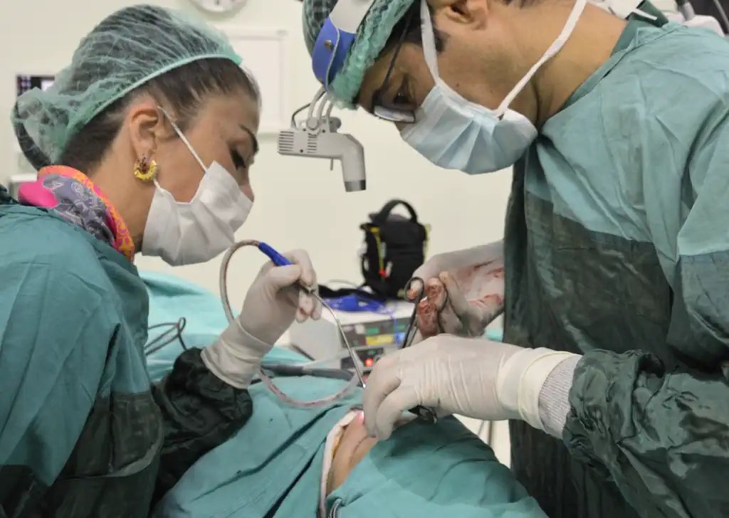 Does Closed Rhinoplasty Operation hurt?